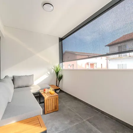 Aurea Apartment *
