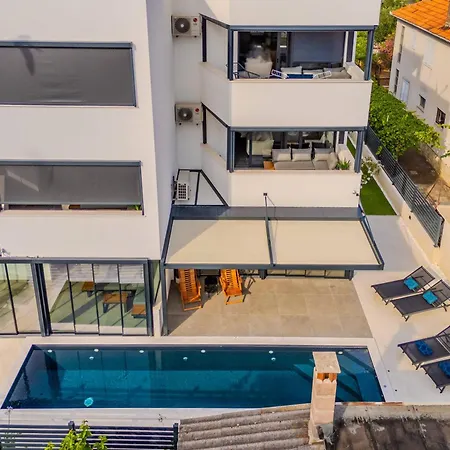 Aurea Apartment